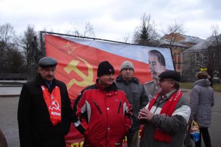 В Пскове прошел пикет, посвященный 136-летию И.В. Сталина