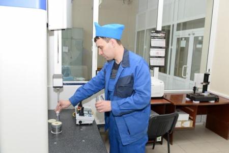 Новосибирск. Секретарь ЦК КПРФ Павел Дорохин посетил завод «НЭВЗ-Керамикс»