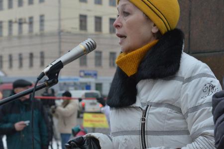 «Мама, папа, я – бездомная семья!». Дольщики Иванова на митинге выразили вотум недоверия Губернатору области