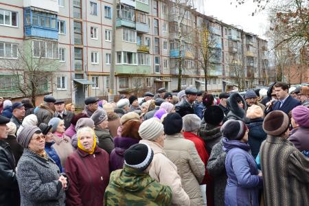 Олег Лебедев продолжает проводить массовые встречи с жителями Тульской области