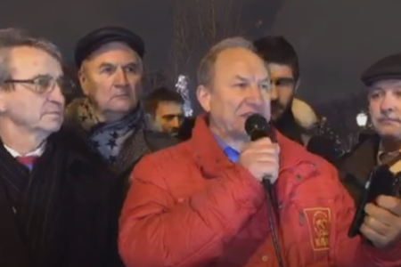 "Интерфакс": В.Ф. Рашкин просит проверить факты нарушений на встрече с избирателями в Москве со стороны полиции