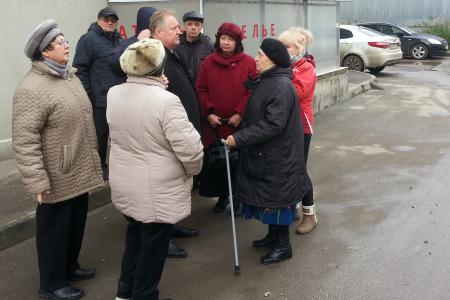 Краснодар. Четыре встречи депутата С.П.Обухова: во дворах на Селезнева, с партактивом края, обманутыми дольщиками, дальнобойщиками и рабочими завода «Седин»
