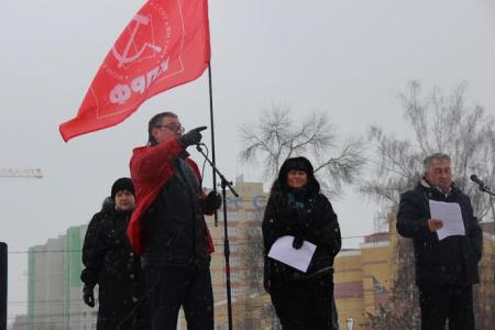 В Брянске прошли совместные акции протеста коммунистов, дальнобойщиков и индивидуальных предпринимателей Центрального рынка