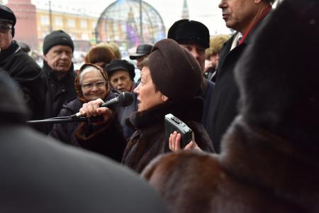 «За достойную жизнь детей войны!». Возле Госдумы состоялась встреча депутатов-коммунистов с избирателями в поддержку законопроекта КПРФ