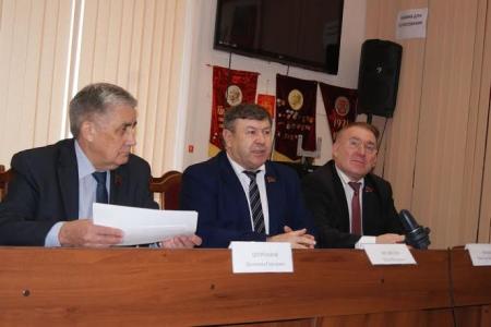 В Красноярске прошла пресс-конференция депутатов фракции КПРФ в Госдуме В.С. Шурчанова и Н.Н. Иванова