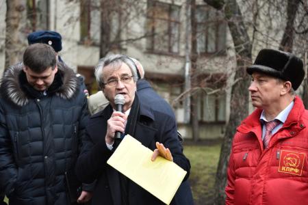«Скоро с пешеходов начнут брать деньги за то, что они топчут асфальт». В столице протестуют против платных парковок