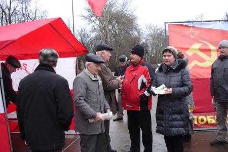 В Пскове прошел пикет, посвященный 136-летию И.В. Сталина