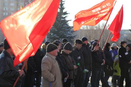 Татарстан. Нижнекамский горком КПРФ провёл митинг протеста против взимания платы за проезд бельшегрузов по федеральным трассам