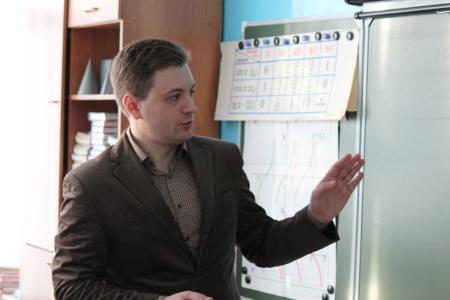 Лидер пензенских коммунистов Георгий Камнев рассказал школьникам про выборы и бюджет