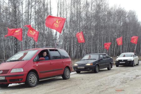 Автопробег по славной воинской истории своего края совершили комсомольцы Орловской области