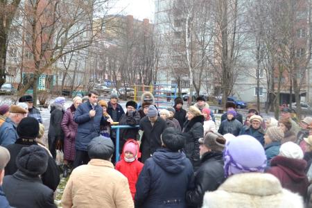 Олег Лебедев провел массовую встречу с жителями в городе Туле