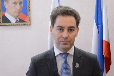 beyvora.ru: Мэра Феодосии, отметившегося футболкой "Дякую, що не москаль", задержали за участие в преступной группе