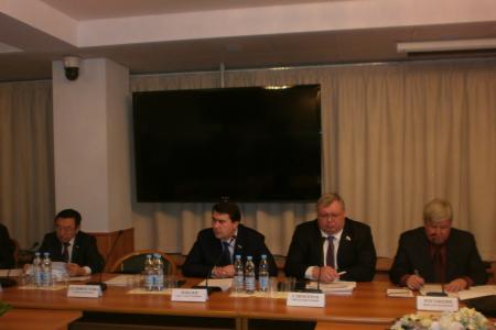 Комитет по природным ресурсам Госдумы уделяет особое внимание социально-экономическому развитию и экологии Байкальского региона