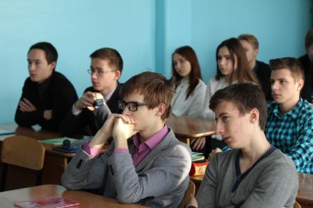 Лидер пензенских коммунистов Георгий Камнев рассказал школьникам про выборы и бюджет