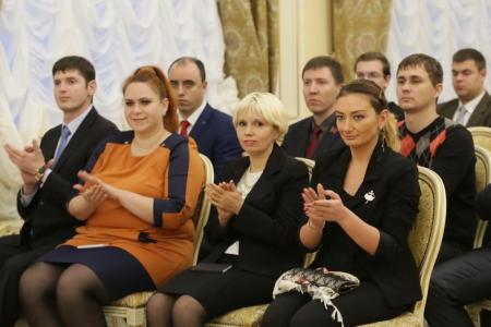Д.Г. Новиков вручил дипломы выпускникам Центра политической учёбы ЦК КПРФ