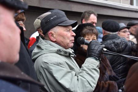 «За достойную жизнь детей войны!». Возле Госдумы состоялась встреча депутатов-коммунистов с избирателями в поддержку законопроекта КПРФ