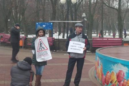 Дальнобойщики в Белгороде продолжают бороться за отмену системы тройного налогообложения "Платон"