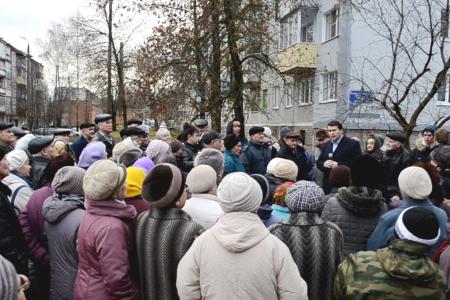 Олег Лебедев продолжает проводить массовые встречи с жителями Тульской области