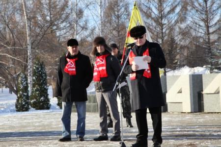 Татарстан. Нижнекамский горком КПРФ провёл митинг протеста против взимания платы за проезд бельшегрузов по федеральным трассам