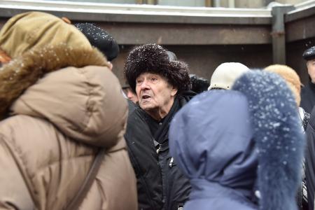 «За достойную жизнь детей войны!». Возле Госдумы состоялась встреча депутатов-коммунистов с избирателями в поддержку законопроекта КПРФ