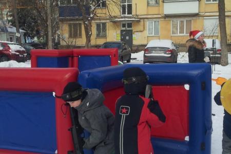 Самарские комсомольцы поздравили детей с Новым годом