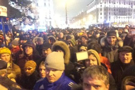 "Интерфакс": В.Ф. Рашкин просит проверить факты нарушений на встрече с избирателями в Москве со стороны полиции