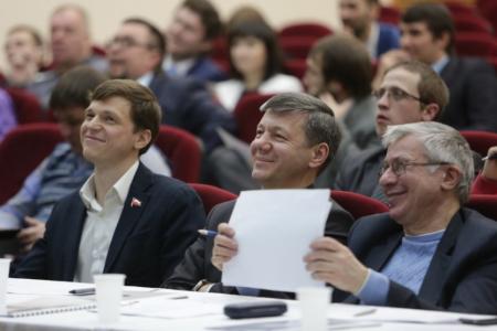 Компартия включила «Конвейер идей». Форум выпускников Центра политучебы ЦК КПРФ состоялся в Подмосковье