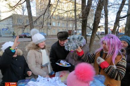 Тамбов: Новый год пришёл во двор