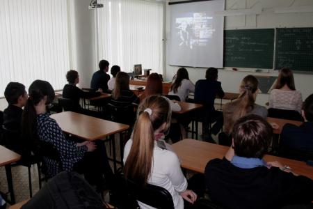 В Челябинске продолжаются военно-исторические уроки «Я знаю, как выглядит Знамя Победы!»