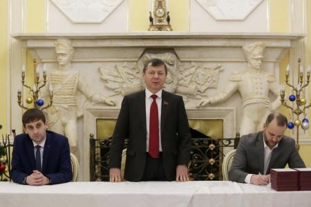 Д.Г. Новиков вручил дипломы выпускникам Центра политической учёбы ЦК КПРФ