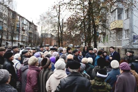 Олег Лебедев продолжает проводить массовые встречи с жителями Тульской области