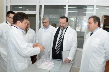 Новосибирск. Секретарь ЦК КПРФ Павел Дорохин посетил завод «НЭВЗ-Керамикс»