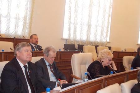Депутат-коммунист Нина Данилова - "единороссам": "Вы взяли ответственность недодать бюджетникам зарплаты и нарушить право на индексацию пенсий работающих пенсионеров"