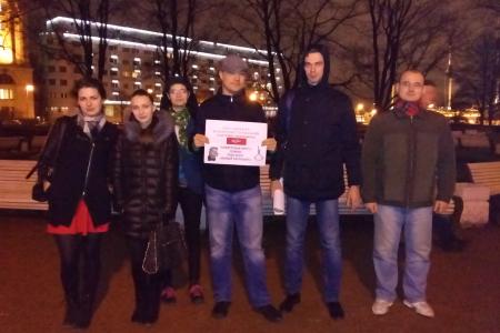 Санкт-Петербург. На пикете в честь Дня рождения Сталина комсомольцы говорили о преследовании коммунистов в наши дни