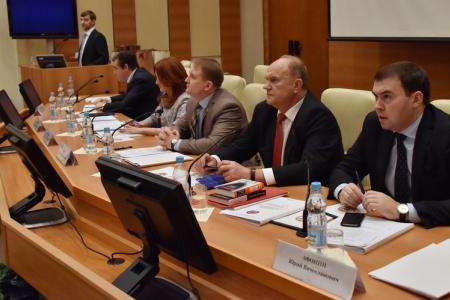 Г.А. Зюганов открыл заседание Молодежного парламента при Государственной Думе
