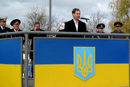 beyvora.ru: Мэра Феодосии, отметившегося футболкой "Дякую, що не москаль", задержали за участие в преступной группе