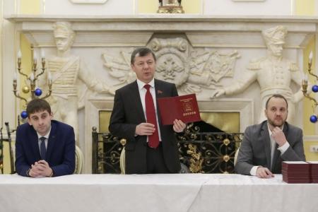 Д.Г. Новиков вручил дипломы выпускникам Центра политической учёбы ЦК КПРФ