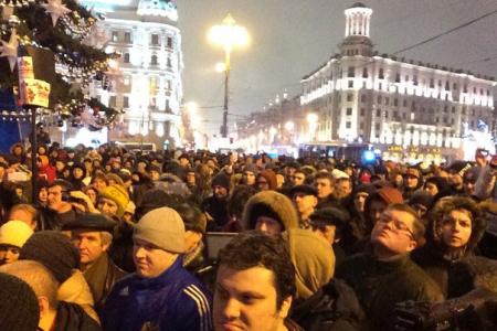 "Интерфакс": В.Ф. Рашкин просит проверить факты нарушений на встрече с избирателями в Москве со стороны полиции