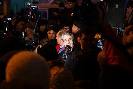 "Интерфакс": В.Ф. Рашкин просит проверить факты нарушений на встрече с избирателями в Москве со стороны полиции