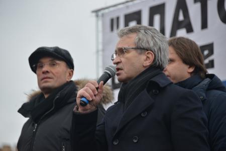 «Платон» должен уйти вместе с правительством!». В Москве прошла встреча депутатов-коммунистов с транспортниками