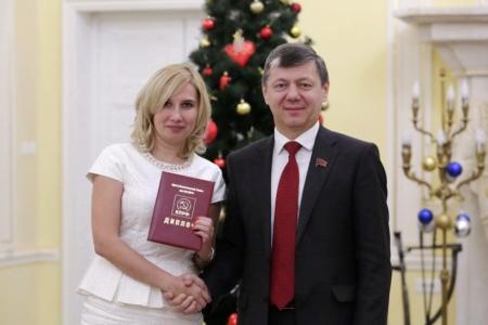 Д.Г. Новиков вручил дипломы выпускникам Центра политической учёбы ЦК КПРФ