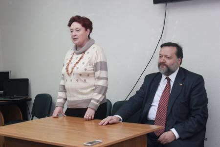 Депутат-коммунист Госдумы П.С. Дорохин на встрече с активом тюменских коммунистов подвёл итоги рабочей поездки в регион