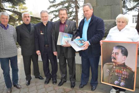 Концерт русского барда Александра Харчикова в Севастополе, посвященный очередной годовщине со дня рождения И.В. Сталина. Видео 