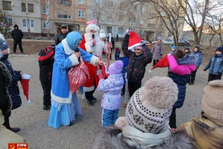 Тамбов: Новый год пришёл во двор
