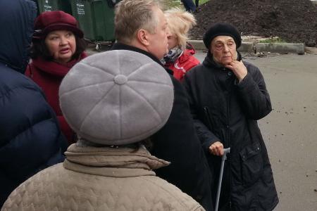 Краснодар. Четыре встречи депутата С.П.Обухова: во дворах на Селезнева, с партактивом края, обманутыми дольщиками, дальнобойщиками и рабочими завода «Седин»