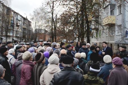 Олег Лебедев продолжает проводить массовые встречи с жителями Тульской области