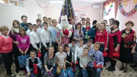 Ставропольские коммунисты подарили праздник воспитанникам благодарненского детдома