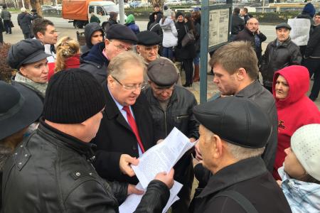 Краснодар. Акция КПРФ в поддержку требований дальнобойщиков, рабочих завода "Седин" и против повышения проезда на общественном транспорте