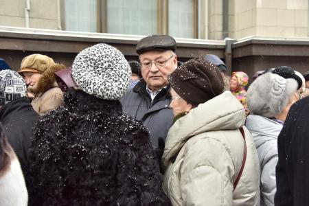 «За достойную жизнь детей войны!». Возле Госдумы состоялась встреча депутатов-коммунистов с избирателями в поддержку законопроекта КПРФ