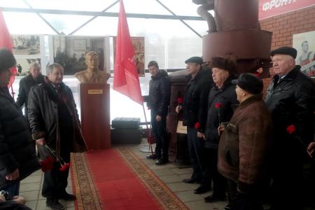 Оренбургские коммунисты отметили День рождения И.В. Сталина